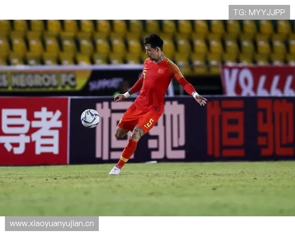 姜至鹏肘击染红引热议 专家称判罚过严